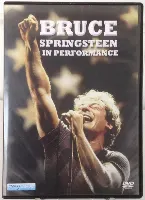 Pochette In Performance