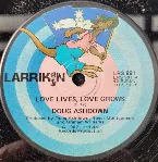 Pochette Love Lives, Love Grows