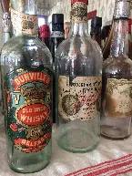 Pochette Whiskey Bottle