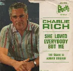 Pochette She Loved Everybody but Me / The Grass Is Always Greener