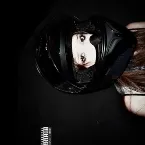 Pochette eyes don’t lie