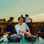 Pochette Fred again.. Rooftop Live (Arun’s Roof, London)