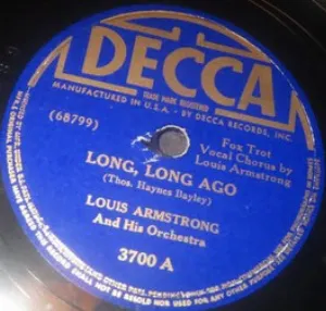 Pochette de Long, Long Ago / I Cover the Waterfront de Louis Armstrong & His Orchestra