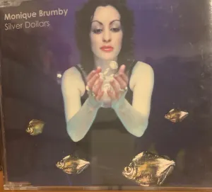 Pochette de Silver Dollars de Monique Brumby