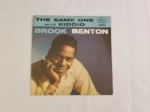 Pochette de Kiddio / The Same One de Brook Benton