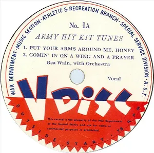 Pochette de Put Your Arms Around Me, Honey / Comin’ In on a Wing and a Prayer / Blue Skies de Tommy Dorsey and His Orchestra
