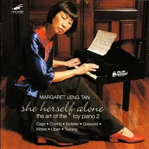 Pochette de She Herself Alone: The Art of the Toy Piano 2 de George Crumb - John Cage