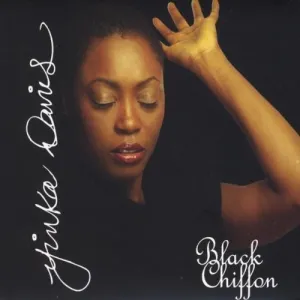 Pochette de Black Chiffon de Yinka Davies