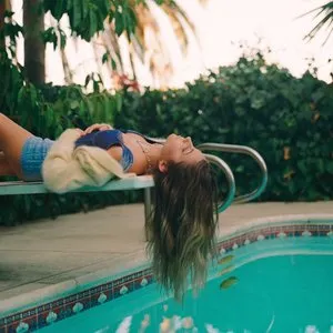 Pochette de Float de Jada Facer