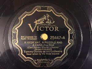 Pochette de A High Hat, a Piccolo and a Cane / Close to Me de Tommy Dorsey and His Orchestra