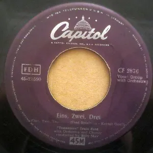 Pochette de Eins, zwei, drei de Tennessee Ernie Ford