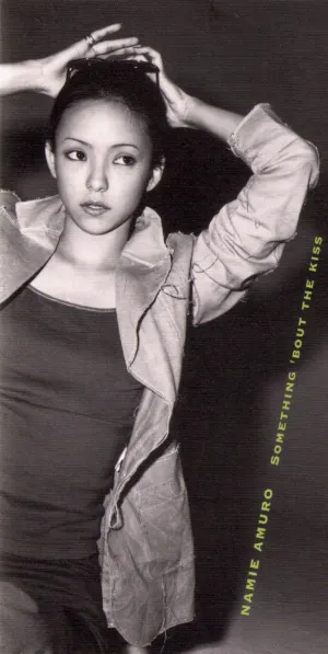 Pochette de SOMETHING 'BOUT THE KISS de Namie Amuro