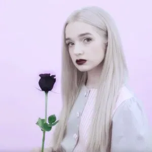 Pochette de Winona Ryder de Poppy