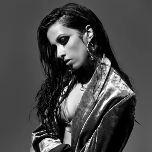 Pochette de Big Bad World de Anjulie