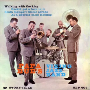 Pochette de Walking With the King de Papa Bue’s Viking Jazzband
