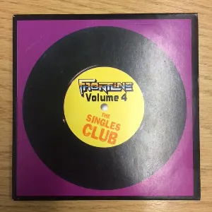 Pochette Frontline, Volume 4 – The Singles Club
