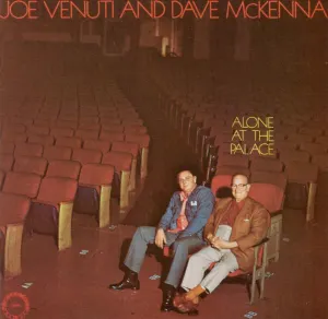 Pochette de Alone at The Plalace de Joe Venuti