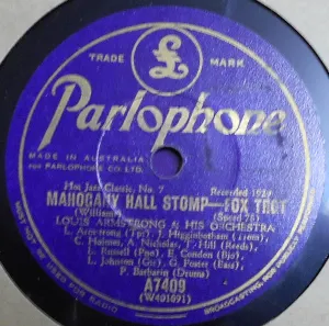 Pochette de Mahogany Hall Stomp / Basin Street Blues de Louis Armstrong & His Orchestra