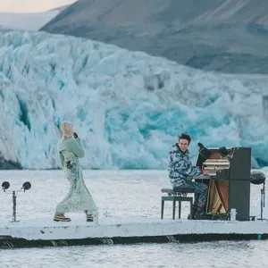 Pochette de A Rock Somewhere / The Seed (For Greenpeace) de Jacob Collier - AURORA