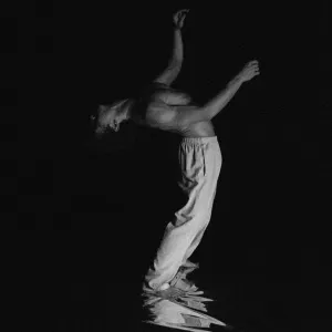 Pochette de Turn Away From the Middle Aged de Sweeney