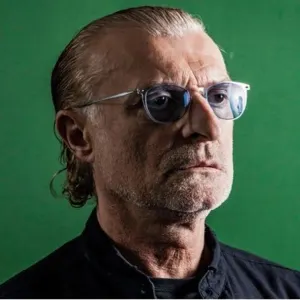 Pochette de Love Me de Michael Cretu