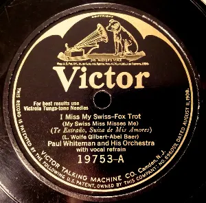 Pochette de I Miss My Swiss, My Swiss Miss Misses Me / The Kinky Kids Parade de Paul Whiteman and His Orchestra
