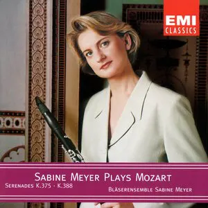 Pochette Sabine Meyer plays Mozart: Wind Serenades No.11 K.375 & No. 12 K.388 (384a)