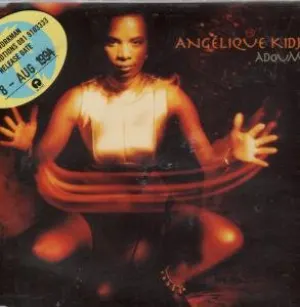 Pochette de Adouma de Angélique Kidjo