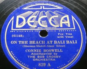 Pochette de On the Beach at Bali Bali / I Met My Waterloo (Down by the Beautiful Sea) de Connee Boswell