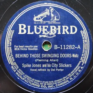 Pochette de Behind Those Swinging Doors / Red Wing de Spike Jones and His City Slickers