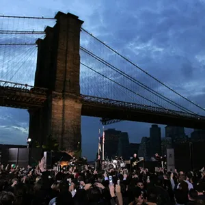 Pochette Live from Under the Brooklyn Bridge