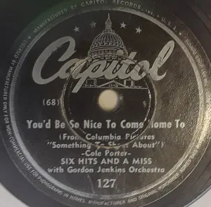 Pochette de You'd Be So Nice to Come Home To / Would You Rather Be a Colonel With an Eagle on Your Shoulder, or a Private With a Chicken on Your Knee? de Gordon Jenkins & His Orchestra