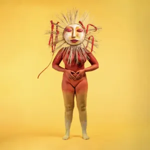 Pochette de She Dances with the Sun de Vesna