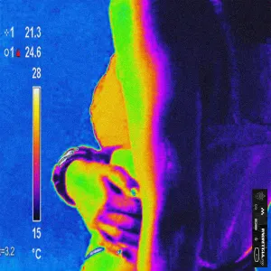 Pochette de Body Heat de EVAN GIIA