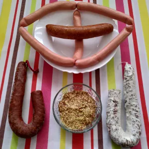 Pochette de S A U C I S S E de Desmu