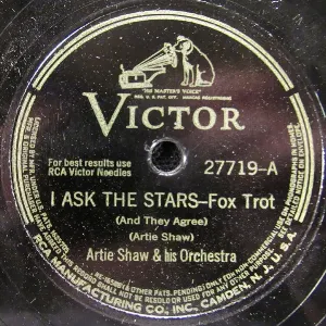 Pochette de I Ask the Stars (And They Agree) / Take Your Shoes Off, Baby (And Start Runnin' Through My Mind) de Artie Shaw and His Orchestra