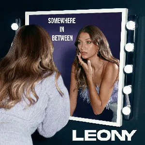 Pochette de Somewhere in Between de Leony