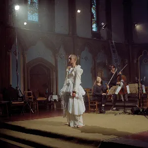 Pochette de Heavenly Bodies de Douglas Dare