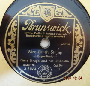 Pochette de Wire Brush Stomp / What Goes on Here de Gene Krupa and His Orchestra