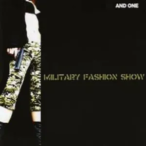 Pochette Military Fashion Show