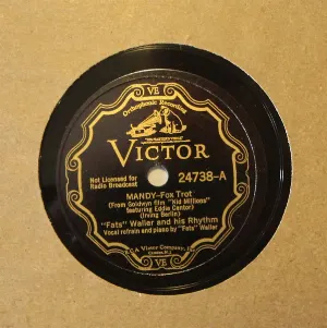 Pochette de Mandy / You're Not the Only Oyster in the Stew de Fats Waller and His Rhythm