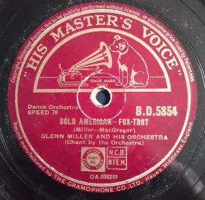 Pochette de Sold American / Moon Love de Glenn Miller and His Orchestra