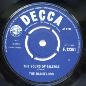 Pochette de The Sound of Silence / Love Me With All Your Heart de The Bachelors