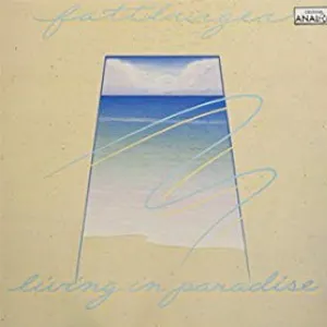 Pochette de Living in Paradise de Fattburger