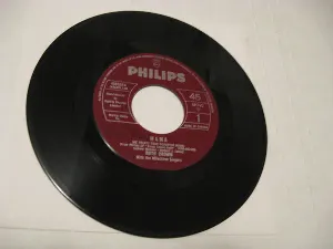 Pochette de Mama (He Treats Your Daughter Mean) / Hold My Hand de Ruth Brown