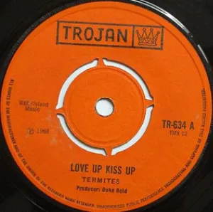 Pochette Love Up Kiss Up / Laba Laba Reggae