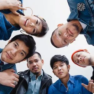 Pochette de Senang de Maliq & D'Essentials
