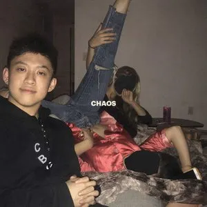Pochette de Chaos de Rich Brian