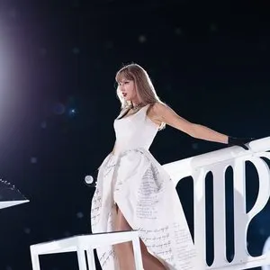 Pochette de 2024-08-02: PGE Narodowy, Warsaw, Poland de Taylor Swift