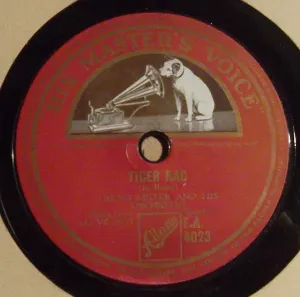 Pochette de Tiger Rag / Everybody Loves My Baby de Glenn Miller and His Orchestra